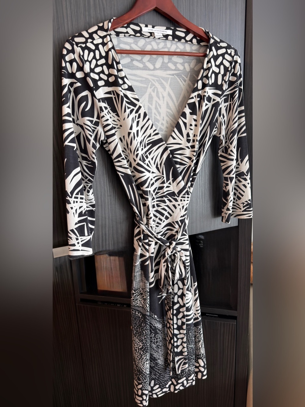 Diane von Furstenberg Wrap Dress Silk Abstract Print Midi Dress Size 12